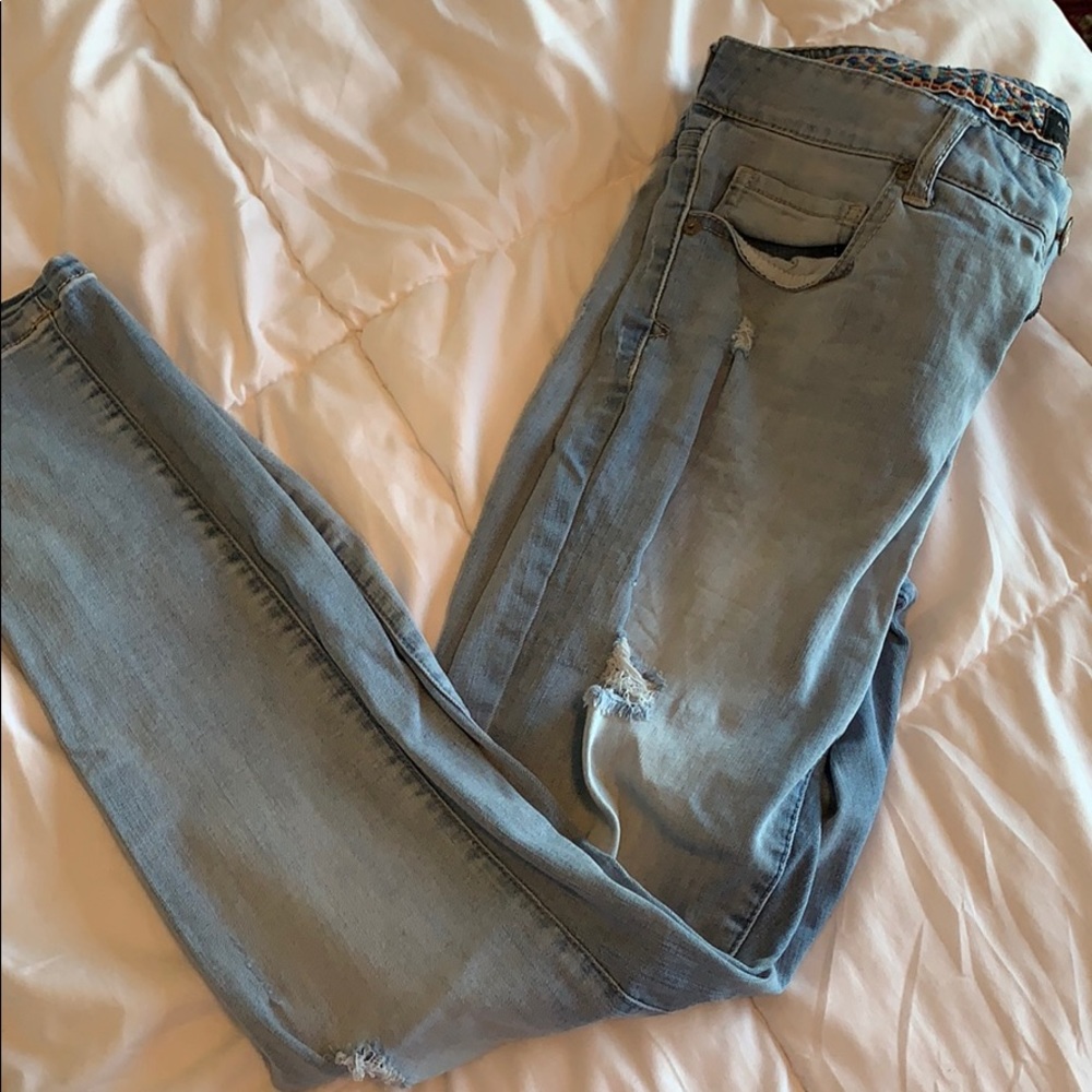 Light washed ripped jeans